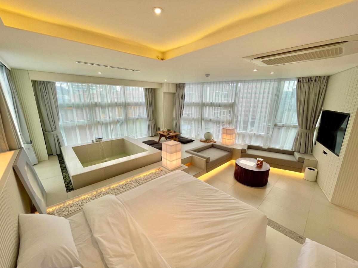 Uh Suite The Myeongdong سيول المظهر الخارجي الصورة