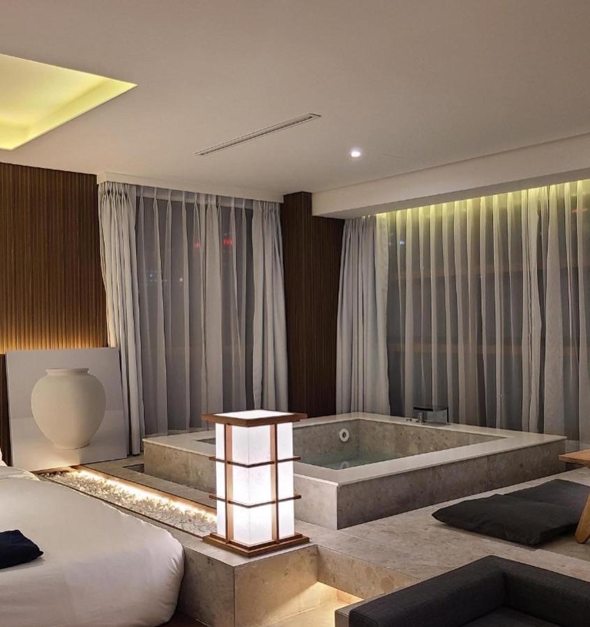 Uh Suite The Myeongdong سيول المظهر الخارجي الصورة