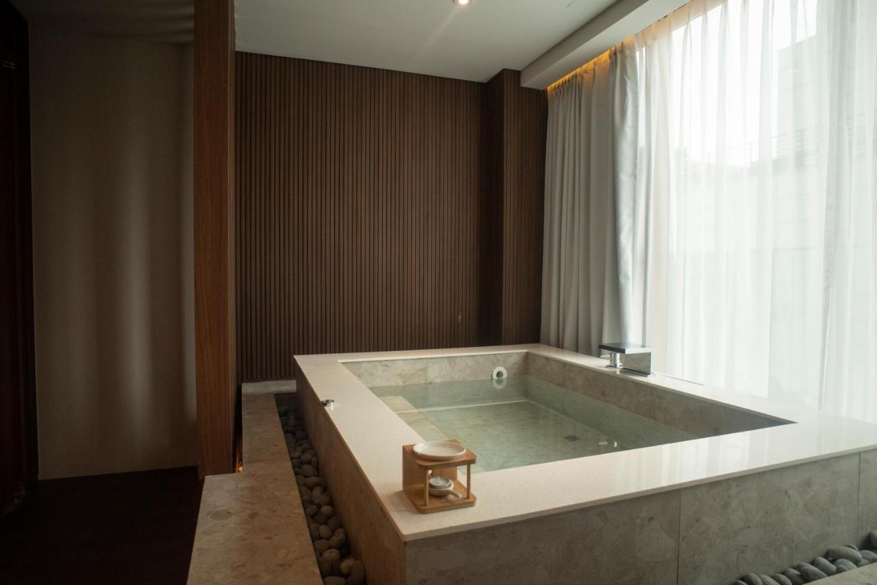 Uh Suite The Myeongdong سيول المظهر الخارجي الصورة